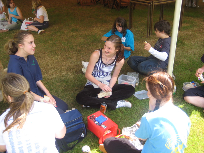 Lunchtime rest and refreshments